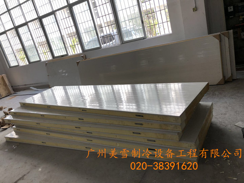 江门冷库--新型材料冷藏库--安装现场